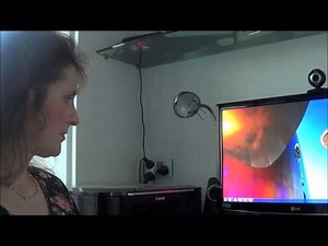 Mum tries out Windows 7 (2009)