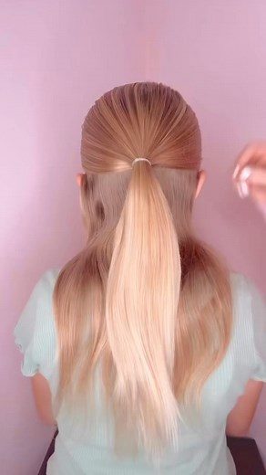PRETTY SUMMER HAIRSTYLE 🌞 Or - for any time of the year! . . . | Audrey McClelland