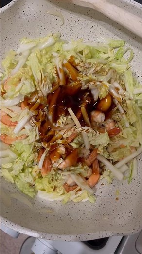 Wok de chou chinois aux crevettes 🥢#delicious#fyp#shortsfeed#express#cooking#ideas
