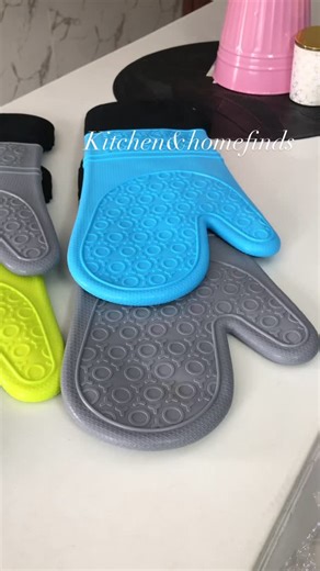 Kitchenandhomefinds | Silicone oven gloves , single hand 🏷N6,500 Send a dm or click link in bio to order | Instagram