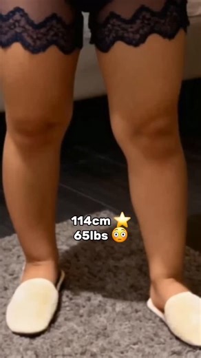 Little Hana on Instagram: "An adult 3`9 dwarf girl glowing in a calm atmosphere 🌿"