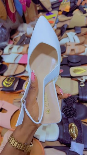 flat.hub.ug (@flat.hub.ug)’s videos with original sound - AN-KNOWN