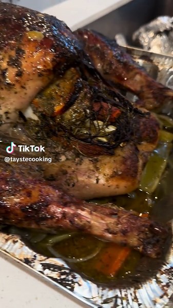 Everything about my turkey was juicy 💦 #fypシ #turkey #taystecooking | Turkey Food