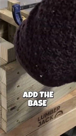 How I made a wooden planter - #wood #planting #patio #diy