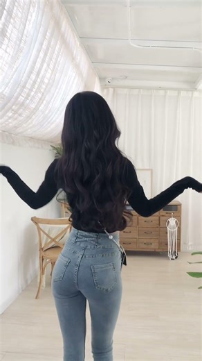 Dare to Watch? Stunning Back View in Stylish Denim #douyin