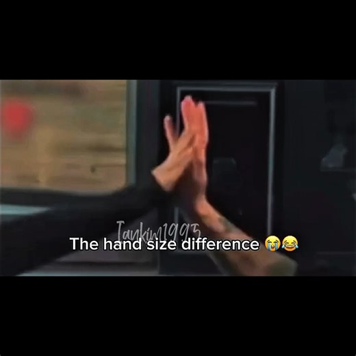 Hand size difference 😭😂 #bts #btsshorts #jungkook #jimin #shorts #ytshorts #trendingshorts #viral