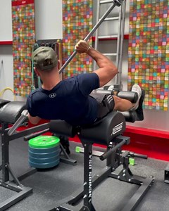 Did you know that your shoulder girdle will move a lot better when it has the support of the muscles that move the spine? Let’s think about this. The drills that I have in this video have an element where the shoulder girdle is having to work under a different load and angle and at the same time, your spinal rotation, flexion and extension are also being challenged. In the first video and the subsequent similar ones, your spine is definitely moving, but it has more of a support role in the rowin