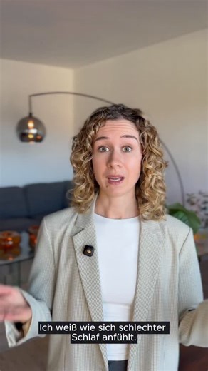 BLACKROLL® Deutschland | Meet Leona, psychologische Schlafexpertin bei BLACKROLL. 💚 Sie begleitet dich auf deinem Weg zu besserem Schlaf – individuell, persönlich... | Instagram