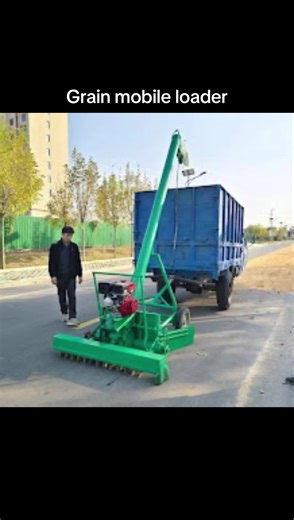 Grain mobile loading machine