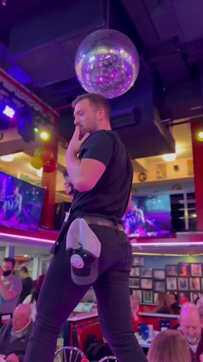 Experience Ellen's Stardust Diner in NYC