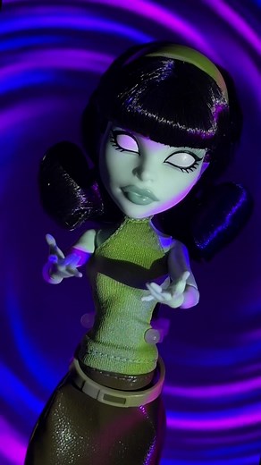Scarah Screams 💚 #monsterhigh #scarahscreams #scarah #invisibilly #monsterhighdolls #sdccscarahscreams #sdccmonsterhigh #monsterhighalumni #mymattelcreations #fyp #foryoupage #foryou
