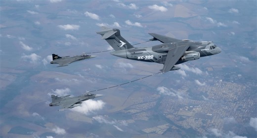Nu är det bekräftat: Gripen E kan tankas av KC-390 i luften