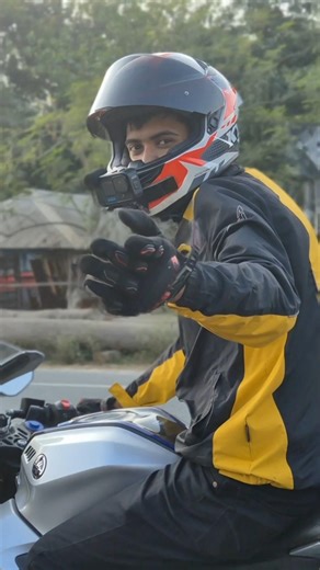 আমি তোমার অধিকার হতে চেয়েছিলাম শেষ পর্যন্ত বুঝলাম আমি শুধু তোমার জীবনের একটা সাময়িক অনুভূতি ছিলাম