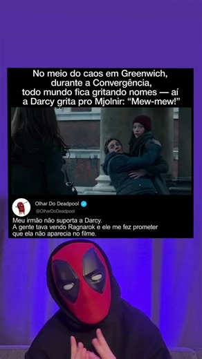 No caos em Greenwich, Darcy chama o Mjolnir de “Mew-mew!”.