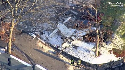 Pilot survives after homebuilt 'kit plane' crashes into New Hampshire residential complex