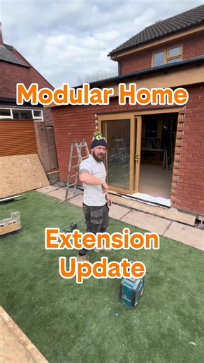 Welcome back to the Modular Home Build Channel, where we create beautiful home extensions without the need for traditional bricklaying, and complete them in just a couple of weeks. Today we’re on Day 10, and great progress has been made. The roof covering is on, and the windows and doors are installed, meaning the structure is now fully watertight. There’s still plenty of detailed work happening on site, but everything is coming together nicely and this project is going to look fantastic once it