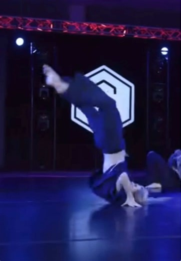 Contemporary Dance Moves at Streetz Convention