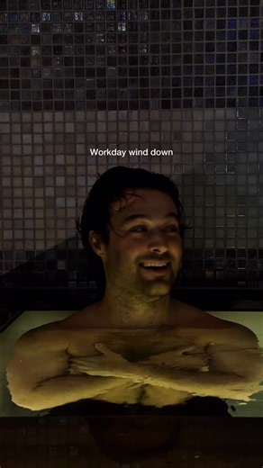 Work’s done. Time to wind down. Drop into EQ’s Bathhouse after work for a social wellness session. The new after-work beer looks like this: Sauna. Plunge. Chat. Repeat. | EQ