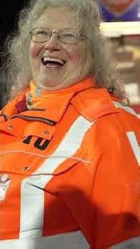 FC Emmen steward Rina Exel (67) is 'the mother of the hard core' | RTV Drenthe