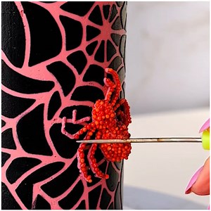 2.8M views · 2.3K reactions | Bejeweled spiders cake design for this Halloween!  | MetDaan Cakes | Facebook