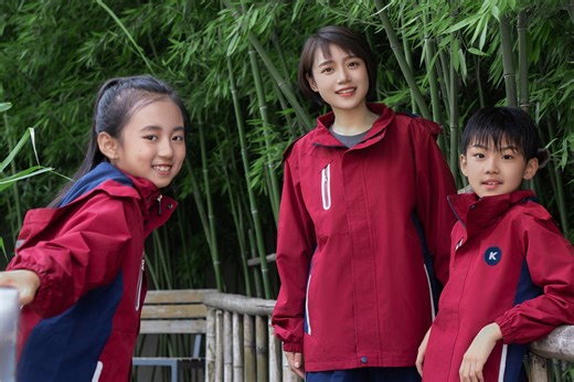 纪德莱克kidlike高端酒红色冲锋衣校服，幼儿园园服老师服上市