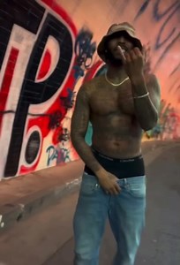 Do you like a tattooed sagger?😍😍😍 #hotguy #saggingpants #sagger #sagging #thick #gangster | Hot Guys Sagging