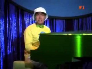 Charlie Waffles singt Mama`s Busen (German)