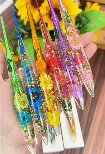 Essential Crochet Hook Sets for Floral Projects