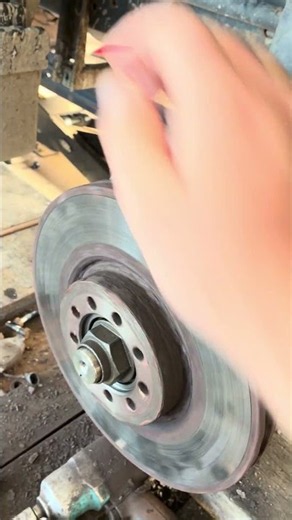 Iveco Daily noisy wheel bearing #ivecodaily #wheelbearing #bearingchange