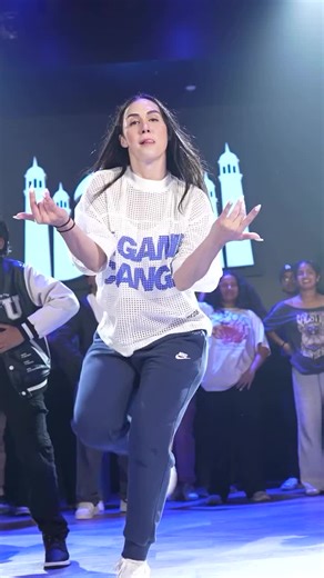 Crazy Dancing: Show Your Moves!