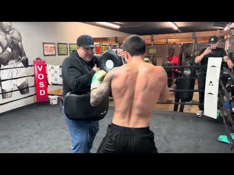 Oscar Valdez Mitts & Punch Shield Workout with Eddy Reynoso ahead of Emanuel Navarrete Rematch