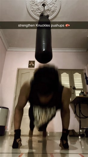 How to Strengthen Your Knuckles with Knuckle Push-Ups #ytshorts #viral #gym #yt #boxing #pushups