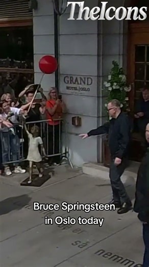 Bruce Springsteen Spotted In Olso Meeting Fans #brucespringsteen