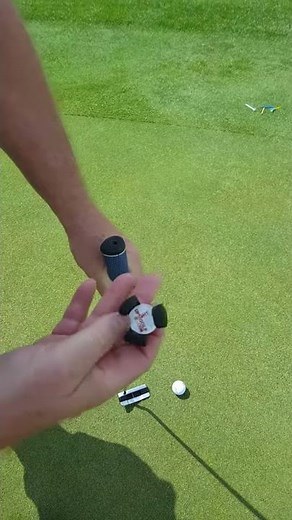 Upright Golf's 'Upright Claw' golf ball pick up tool
