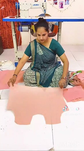 Become Your Own Fashion Designer with This Dress Guide