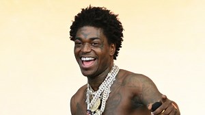 Kodak Black Begins His Streaming Career By Capturing His Car On Fire - HipHopDX