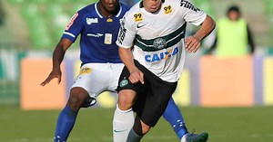 Kleber Gladiador estreia no Coritiba após sete meses parado