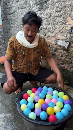 bapak selalu punya ide supaya juna mau mandi