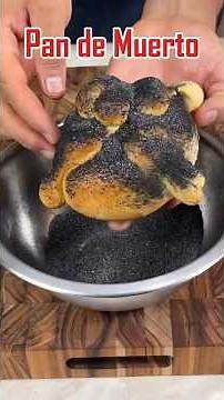 Pan de Muerto #pandemuerto #recipe #sweetbread #dayofthedead #cookingchannel #cookwithpeña