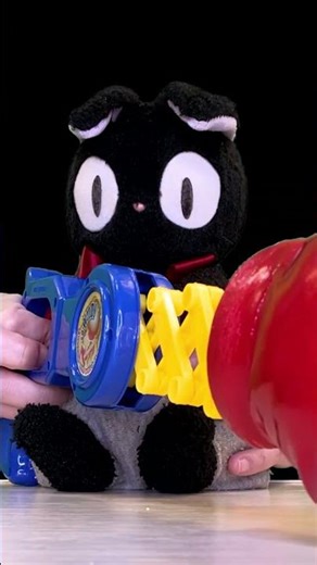 Kuro’s Funny Boxing Practice with Punching Machine 🥊😂