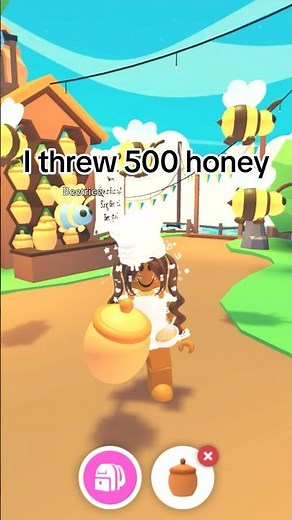 I threw 500 honey because the bees are leaving #adoptme #adoptmetrades #adoptmeupdate #roblox #fypシ