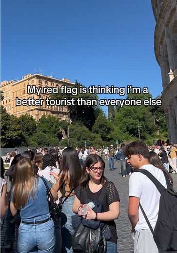 My red flag is thinking im a better tourist than everyone else 🤣 #roma #rome #italia #visitrome #colosseum