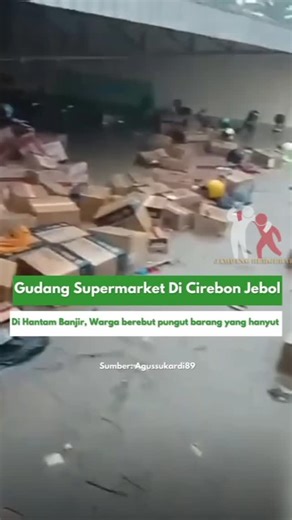 Yayasan Jampang Bergerak on Instagram: "Tanggal 23 Desember 2025 hujan deras yang mengguyur wilayah Cirebon menyebabkan banjir besar hingga merendam sejumlah kawasan. Derasnya arus air tak hanya melumpuhkan aktivitas warga, tetapi juga menjebol gudang salah satu supermarket. Dinding gudang yang tak mampu menahan tekanan air akhirnya roboh, membuat ribuan barang kebutuhan sehari-hari hanyut terbawa banjir ke permukiman sekitar. Melihat berbagai barang seperti makanan kemasan, minuman, hingga perl