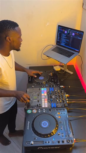 Rishad Abdarah on Instagram: "#djrishadug #scratch #djs"