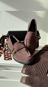 Don't buy these 🤢🤢 • • Just kidding guys! @vivaia_official shoes are ABSOLUTELY comfortable! ✨🤎 If you haven't had a pair from them yet, you need to try them out! This specific pair is called Luciana and you can wear it with or without the leg warmers. They will be a perfect addition to your fall outfits! 🍁🍂🌅🧥👞✨ If you want to order a pair from @vivaia_official I have a special code for you here! If you type in "jvlia10" as your discount code, you will get 10% discount on your order! 🤎✨