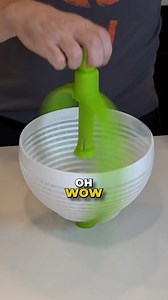 This salad spinner has a simple design and is kind of fun to use! 🥗😊 #dreamfarm #saladspinner #colander #spina #gadgets #kitchengadgets #kitchenfinds #amazon #amazonfinds #salad #saladlovers | Freakin' Reviews
