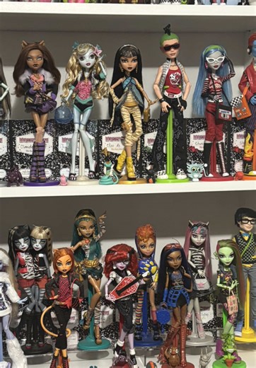 Explore Monster High Collector's Wave 1 Collection