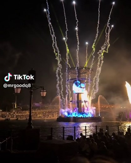 What a way to celebrate my 26 birthday @coldplay thanks for a night to remember 😍#japan #tokyo #2023 #coldplay #traveling #travel #26 #birthday