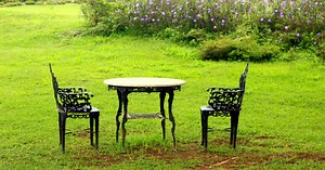 Comment nettoyer le mobilier de jardin (table et chaises) en fer forgé ?