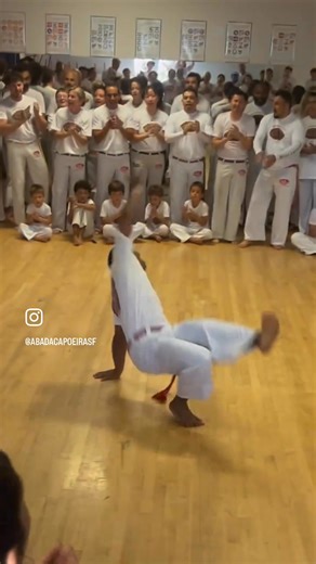 Our 2025 workshop series, batizado and graduation ceremony are a wrap! Can you believe this was ABADÁ-Capoeira San Francisco founder Mestra Márcia Cigarra’s 33rd year leading our school? Thank you to our lead guest artist Mestre Morcego, and to our guests from around the world: Mestra Edna; Mestrando/as Gigi, Yara, and Côco; and Professor Ferrugem, for bringing your skill, care and energy. We also have so much gratitude for our teaching leadership who helped shape the event: Mestrando Jabuti; Pr